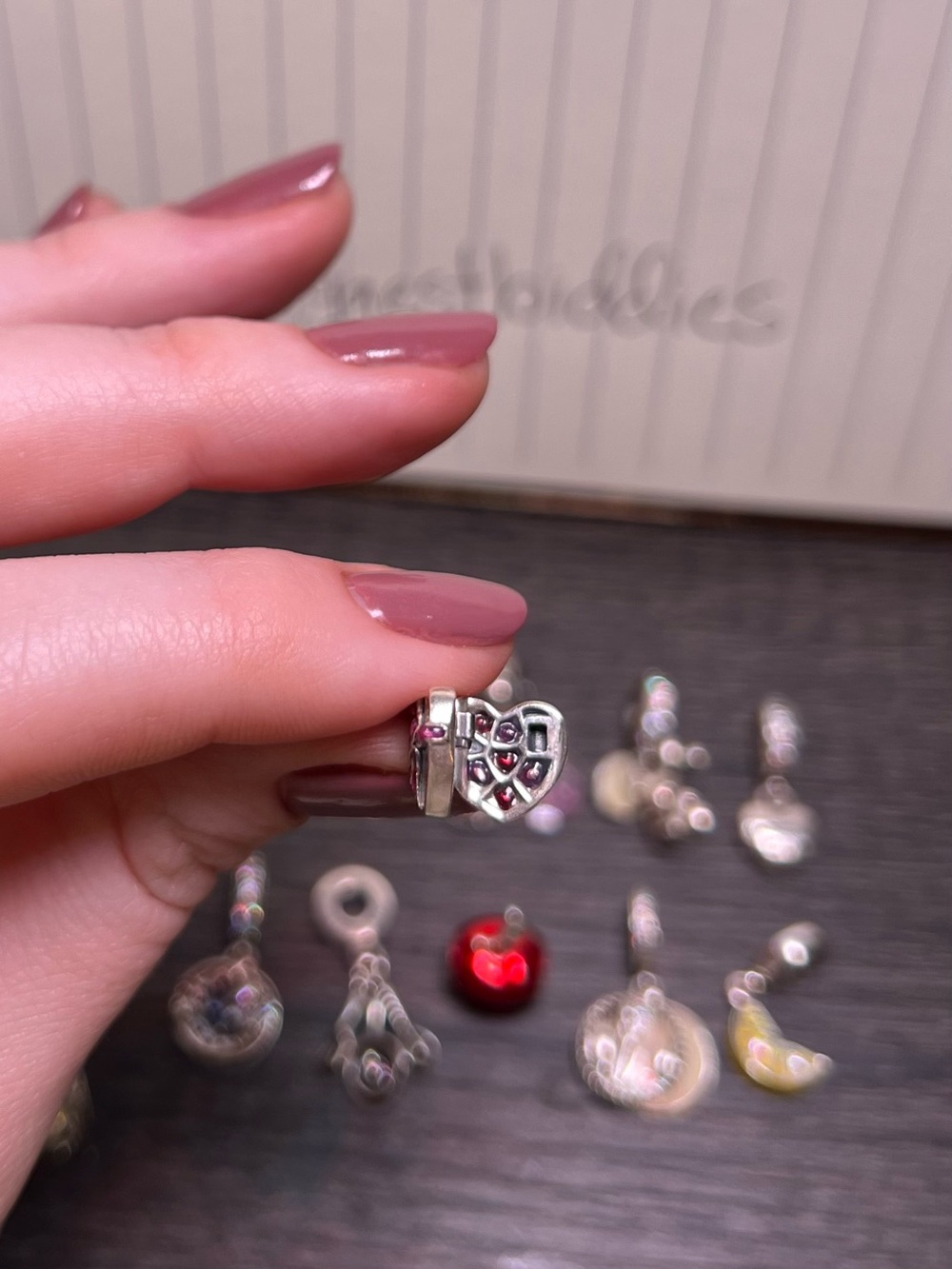 PANDORA insignia clip safety chain and box of chocolates charm. - Picture 4 of 4